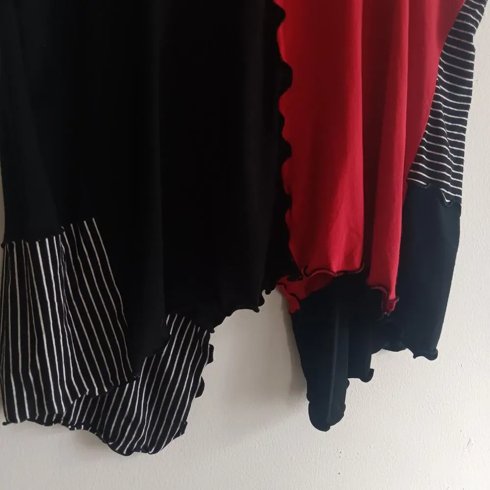 Sondra Sardis‎ Black Red Lettuce Hem Vest Top Patchwork Mixed Artsy Size Small